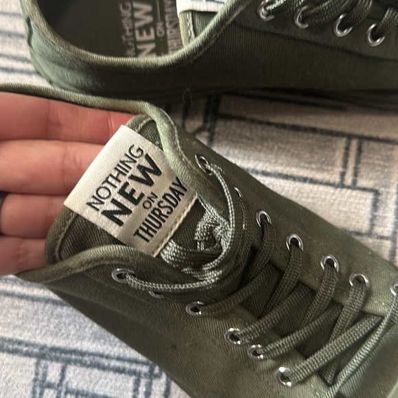 Nothing New Classic Low Top - Picture 5 of 8
